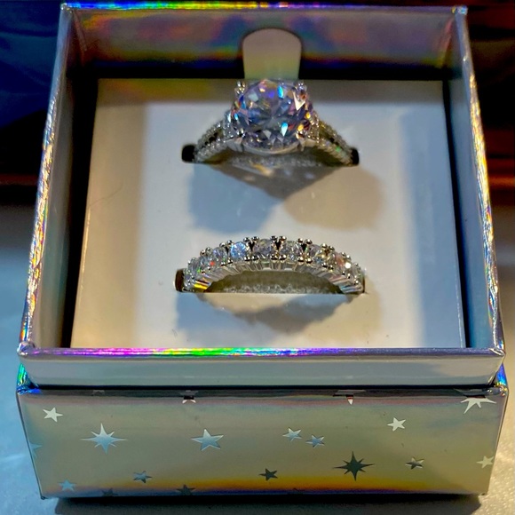 Gorgeous Radiance by Absolute Split-Shoulder
Solitaire & Eternity Ring 2pc Set - Picture 3 of 6